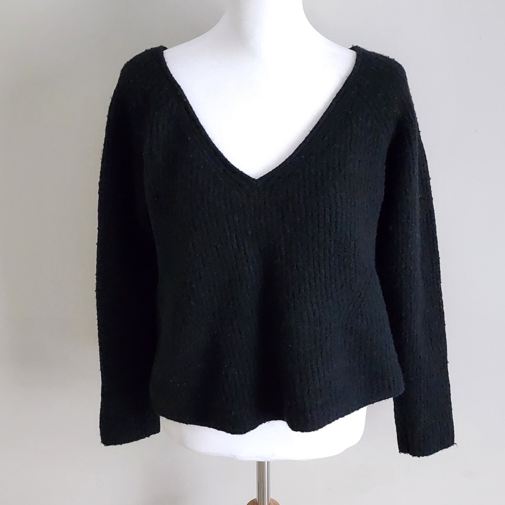 Banana Republic V Neck Sweater Womens Large Knit Black Wool Yak Blend Luxury